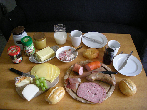 Típico desayuno alemán. Imagen sacada de aquí